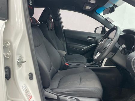 2023-Toyota-Corolla-Cross-18-XI_8