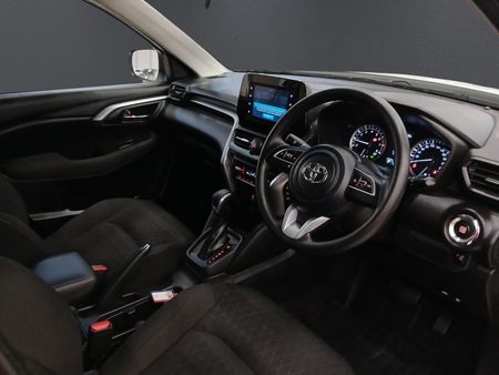 2025-Toyota-Urban-Cruiser-15-XR-Auto_8