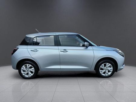 2025-Suzuki-Swift-12-GL_7