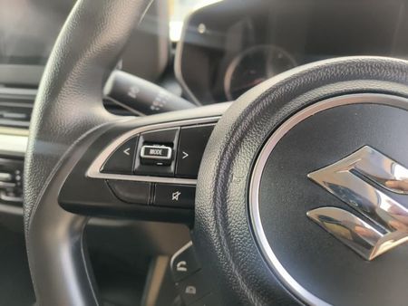 2025-Suzuki-Swift-12-GL_13