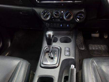 2019-Toyota-Hilux-28-GD-6-Raised-Body-Raider-4x4-Auto-Extended-Cab_13