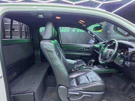 2019-Toyota-Hilux-28-GD-6-Raised-Body-Raider-4x4-Auto-Extended-Cab_16