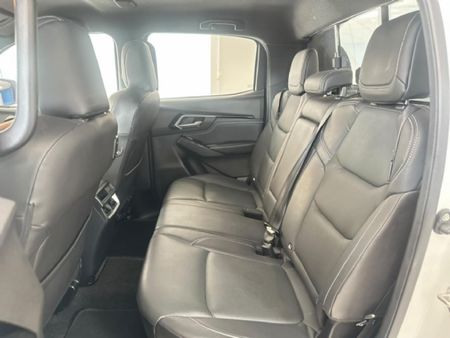 2023-Isuzu-D-Max-30-DDI-V-Cross-HR-4x4-Auto-Double-Cab_3