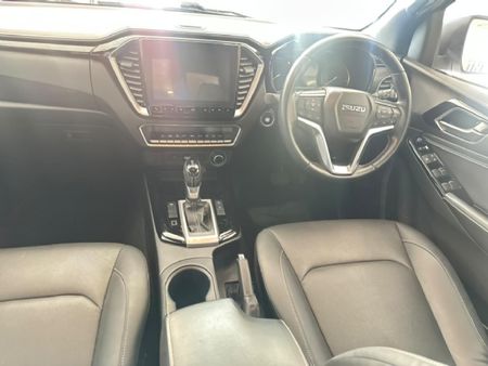 2023-Isuzu-D-Max-30-DDI-V-Cross-HR-4x4-Auto-Double-Cab_6
