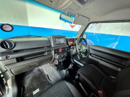 2021-Suzuki-Jimny-15-GA_9