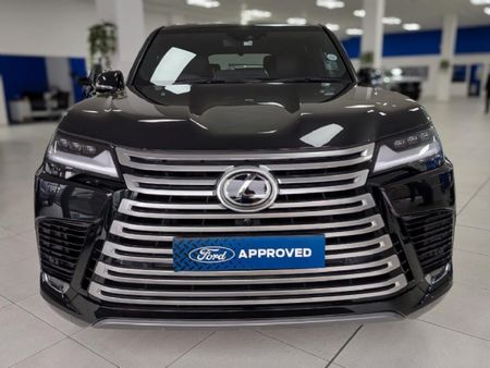 2025-Lexus-LX-600-VIP_14