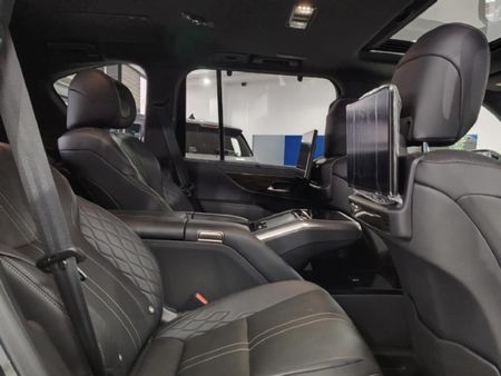 2025-Lexus-LX-600-VIP_3