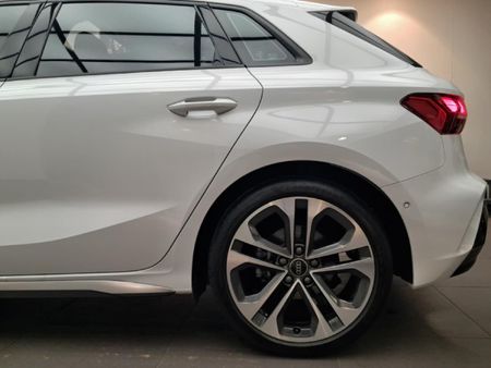2025-Audi-A3-Sportback-35-TFSI-Auto_9