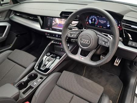 2025-Audi-A3-Sportback-35-TFSI-Auto_24