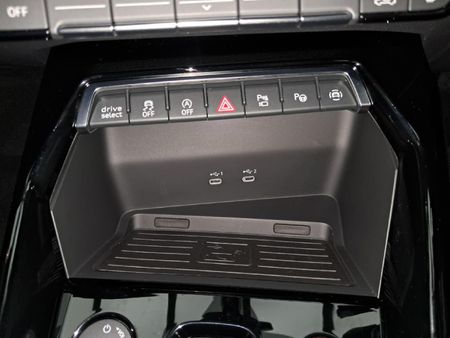 2025-Audi-RS3-Sportback-Quattro-Stronic-Carbon-Edition_21