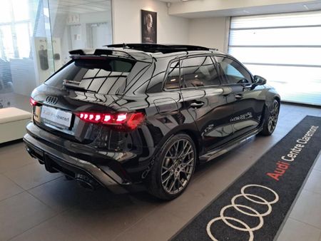 2025-Audi-RS3-Sportback-Quattro-Stronic-Carbon-Edition_3