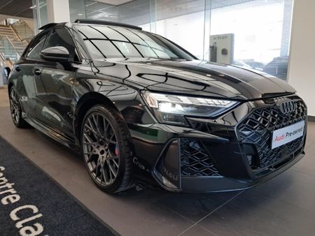 2025-Audi-RS3-Sportback-Quattro-Stronic-Carbon-Edition_4