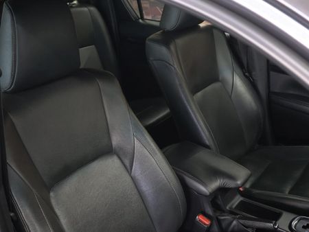2019-Toyota-Hilux-28-GD-6-Raised-Body-Auto-Raider-Double-Cab_11