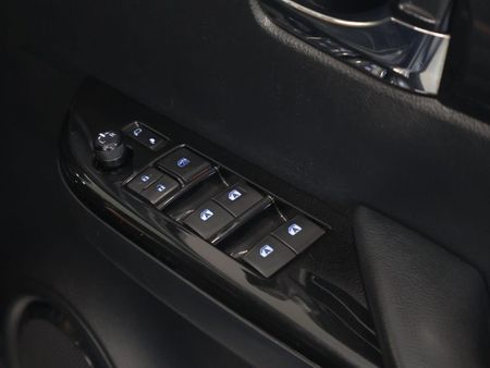 2019-Toyota-Hilux-28-GD-6-Raised-Body-Auto-Raider-Double-Cab_21