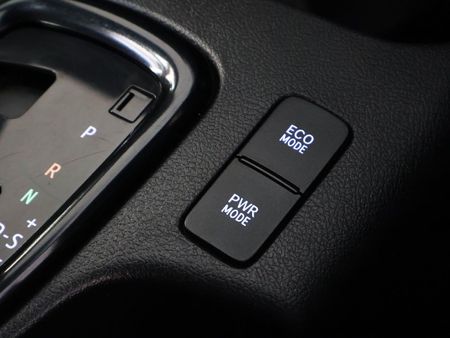 2019-Toyota-Hilux-28-GD-6-Raised-Body-Auto-Raider-Double-Cab_23