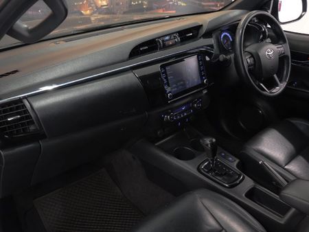 2019-Toyota-Hilux-28-GD-6-Raised-Body-Auto-Raider-Double-Cab_24
