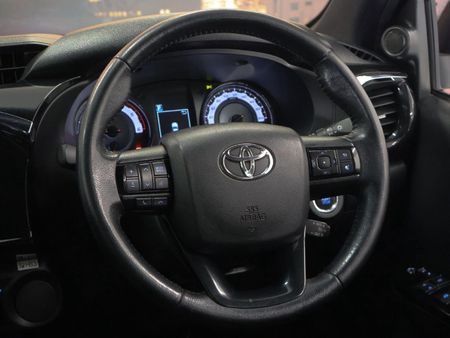 2019-Toyota-Hilux-28-GD-6-Raised-Body-Auto-Raider-Double-Cab_25