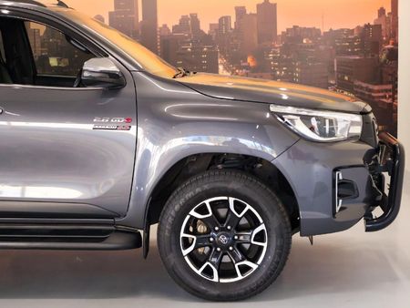 2019-Toyota-Hilux-28-GD-6-Raised-Body-Auto-Raider-Double-Cab_5