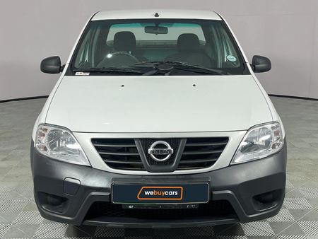 2022-Nissan-NP200-16_7