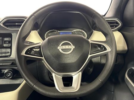 2024-Nissan-Magnite-10-Visia-AMT_11