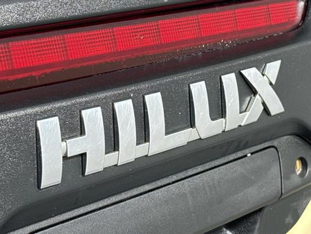 2021-Toyota-Hilux-28-GD-6-Raised-Body-Legend-4x4-Extended-Cab_9
