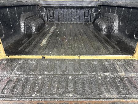 2021-Toyota-Hilux-28-GD-6-Raised-Body-Legend-4x4-Extended-Cab_10
