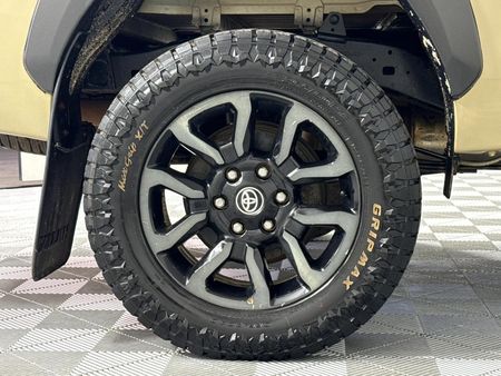 2021-Toyota-Hilux-28-GD-6-Raised-Body-Legend-4x4-Extended-Cab_5