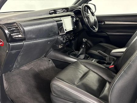 2021-Toyota-Hilux-28-GD-6-Raised-Body-Legend-4x4-Extended-Cab_6