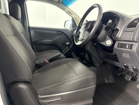 2026-Isuzu-D-Max-250C-Fleetside-Single-Cab_7