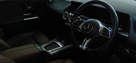 2024-Mercedes-Benz-GLA-200-Progressive-Auto_3