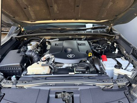 2021-Toyota-Hilux-28-GD-6-Raised-Body-Legend-RS-4x4-Auto-Double-Cab_19