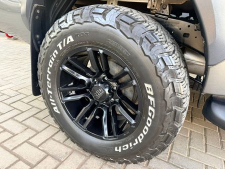 2021-Toyota-Hilux-28-GD-6-Raised-Body-Legend-RS-4x4-Auto-Double-Cab_5