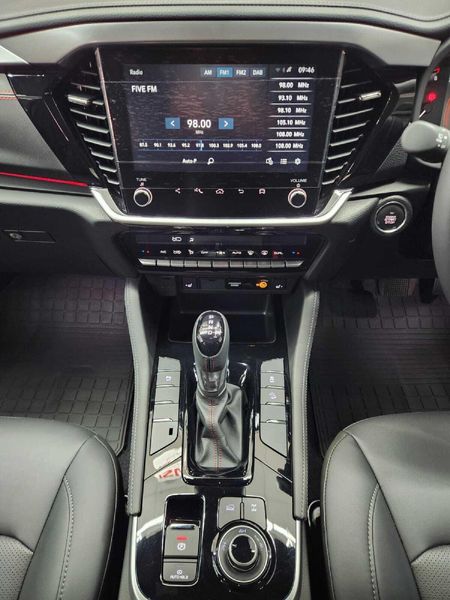 2026-Isuzu-Mu-x-30D-Onyx-XT-4x4-Auto_10