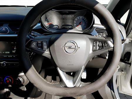 2019-Opel-Corsa-14T-GSi-3-dr_18