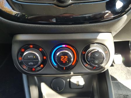 2019-Opel-Corsa-14T-GSi-3-dr_19