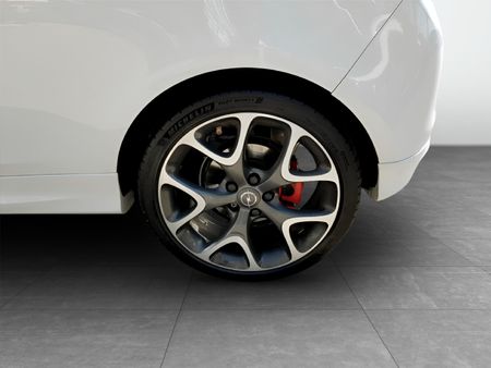 2019-Opel-Corsa-14T-GSi-3-dr_5