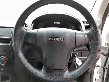 2024-Isuzu-D-Max-250C-Single-Cab_11