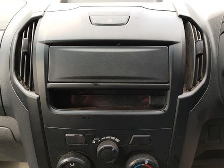 2024-Isuzu-D-Max-250C-Single-Cab_13