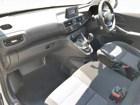 2026-Peugeot-Landtrek-19D-Professional-Single-Cab_6