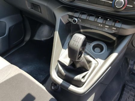2026-Peugeot-Landtrek-19D-Professional-Single-Cab_12