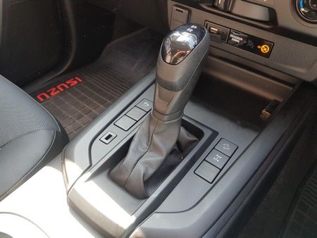 2026-Isuzu-D-Max-19-DDI-HR-LS-Auto-Double-Cab_10
