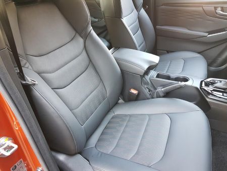 2026-Isuzu-D-Max-30-DDI-V-Cross-4x4-Auto-Double-Cab_13