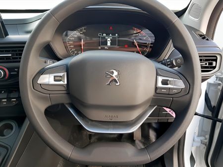 2026-Peugeot-Landtrek-19D-Professional-Single-Cab_14