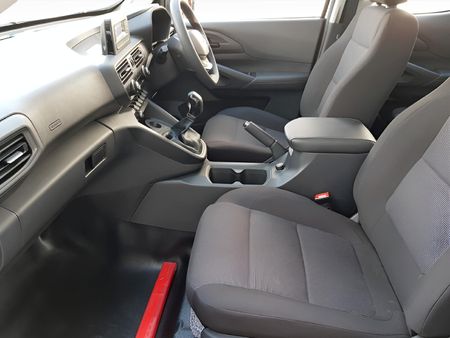 2026-Peugeot-Landtrek-19D-Professional-Single-Cab_7