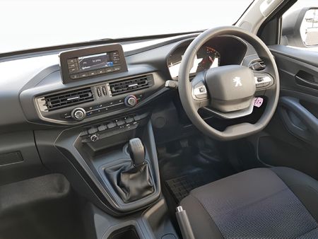 2026-Peugeot-Landtrek-19D-Professional-Single-Cab_8