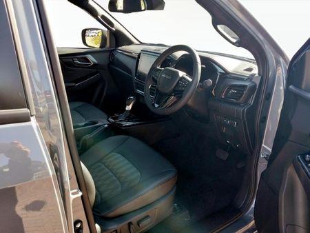 2026-Isuzu-D-Max-30-DDI-V-Cross-HR-Auto-Double-Cab_9