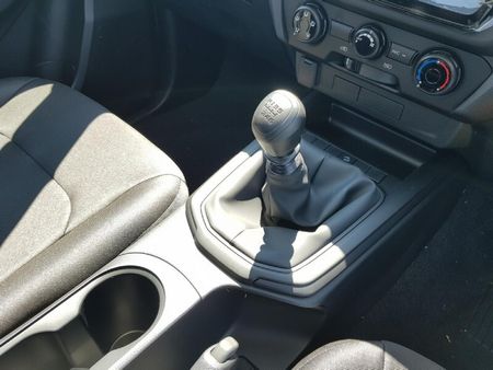 2026-Isuzu-D-Max-19-DDI-HR-L-Single-Cab_16