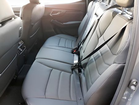 2026-Isuzu-D-Max-30-DDI-V-Cross-4x4-Auto-Double-Cab_11