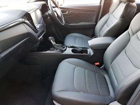 2026-Isuzu-D-Max-30-DDI-V-Cross-4x4-Auto-Double-Cab_7
