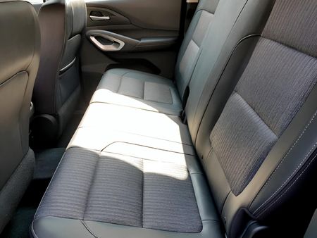 2026-Peugeot-Landtrek-19D-Allure-Double-Cab-Auto_11